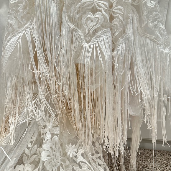 ❗️SALE❗️Rue de Seine Dallas western fringe bohemian Stevie lace wedding dress - Picture 14 of 16